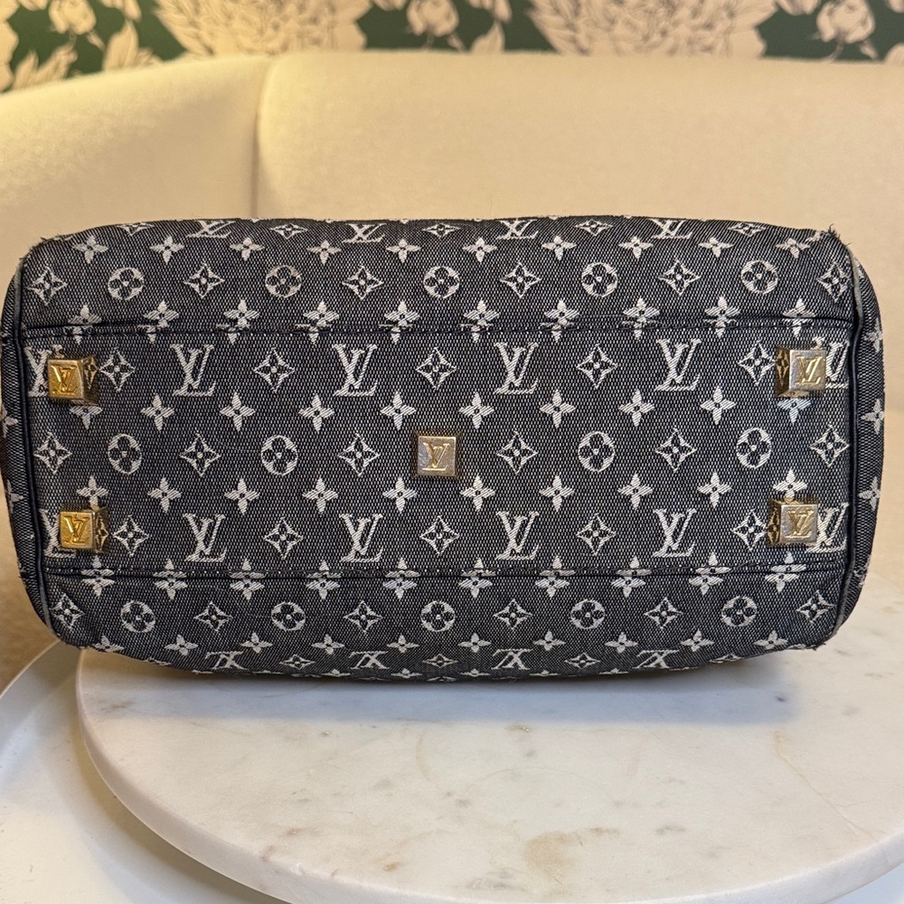 Louis Vuitton Authentic Black Min Lin Monogram Handbag - Picture 6 of 7